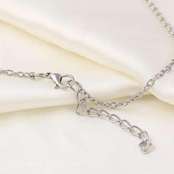 Beautiful Cross infinity necklace - Picture 4 of 4